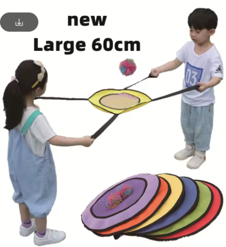 صورة الأطفال في الهواء الطلق متعة والرياضة الوالدين لعبة أطفال اثنين من اللاعبين التفاعلية إرم والقبض الكرة لعبة اللعب الحسية